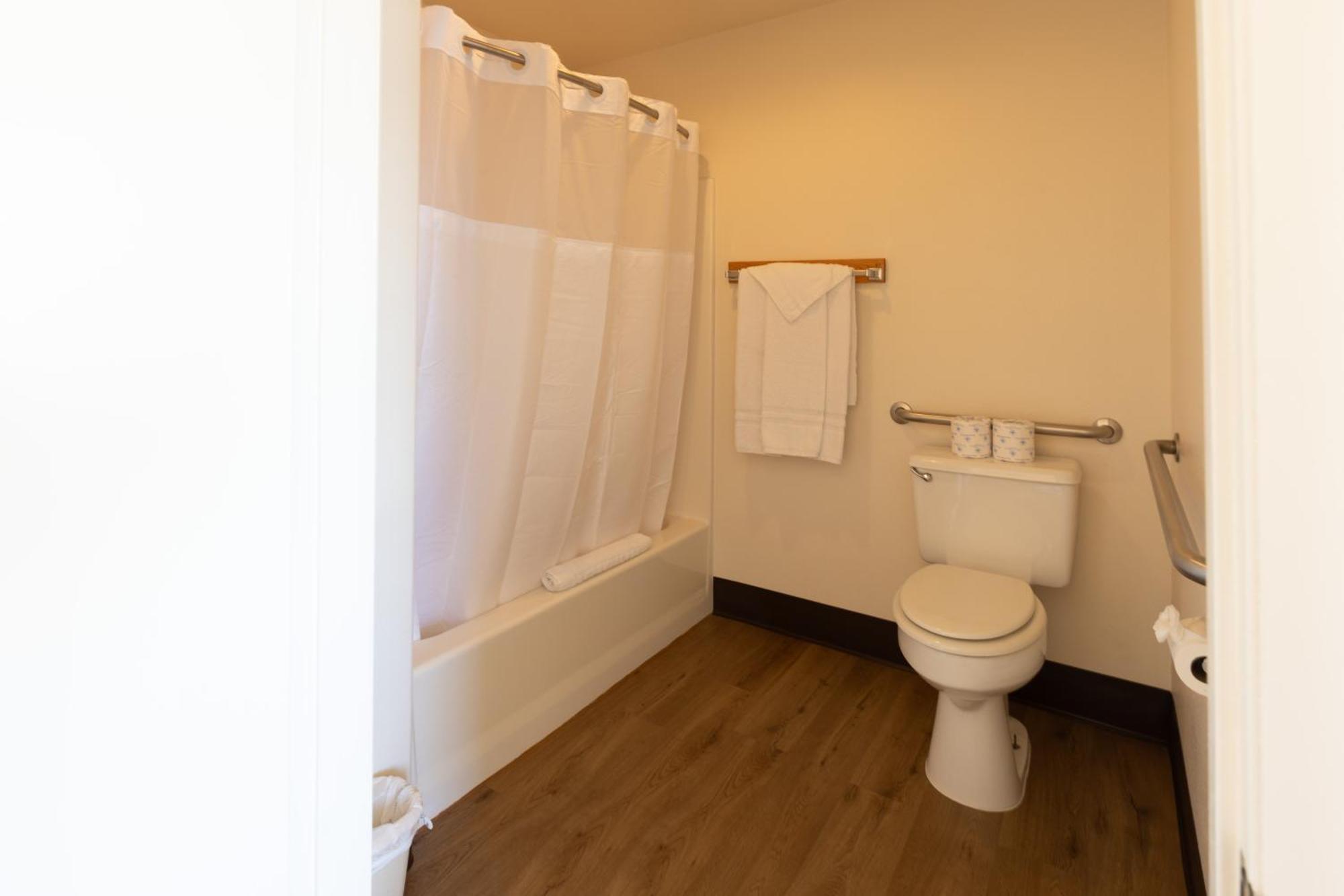 The Golden Spur Hotel Panguitch Room photo